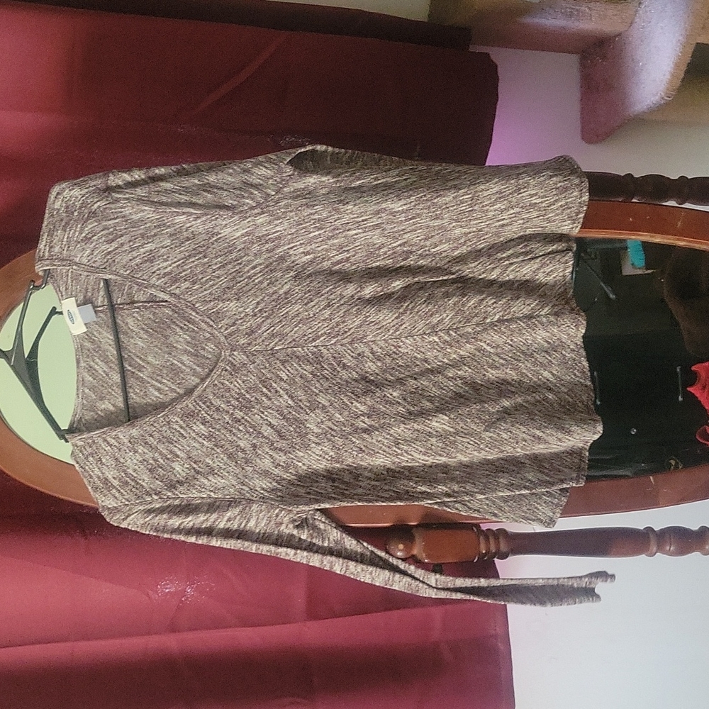 Old navy shirt xs